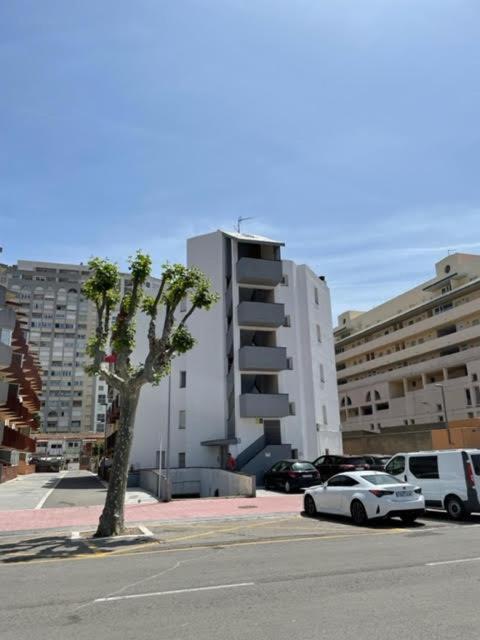 Apartamento Vacacional เอมปูเรียบราบา ภายนอก รูปภาพ